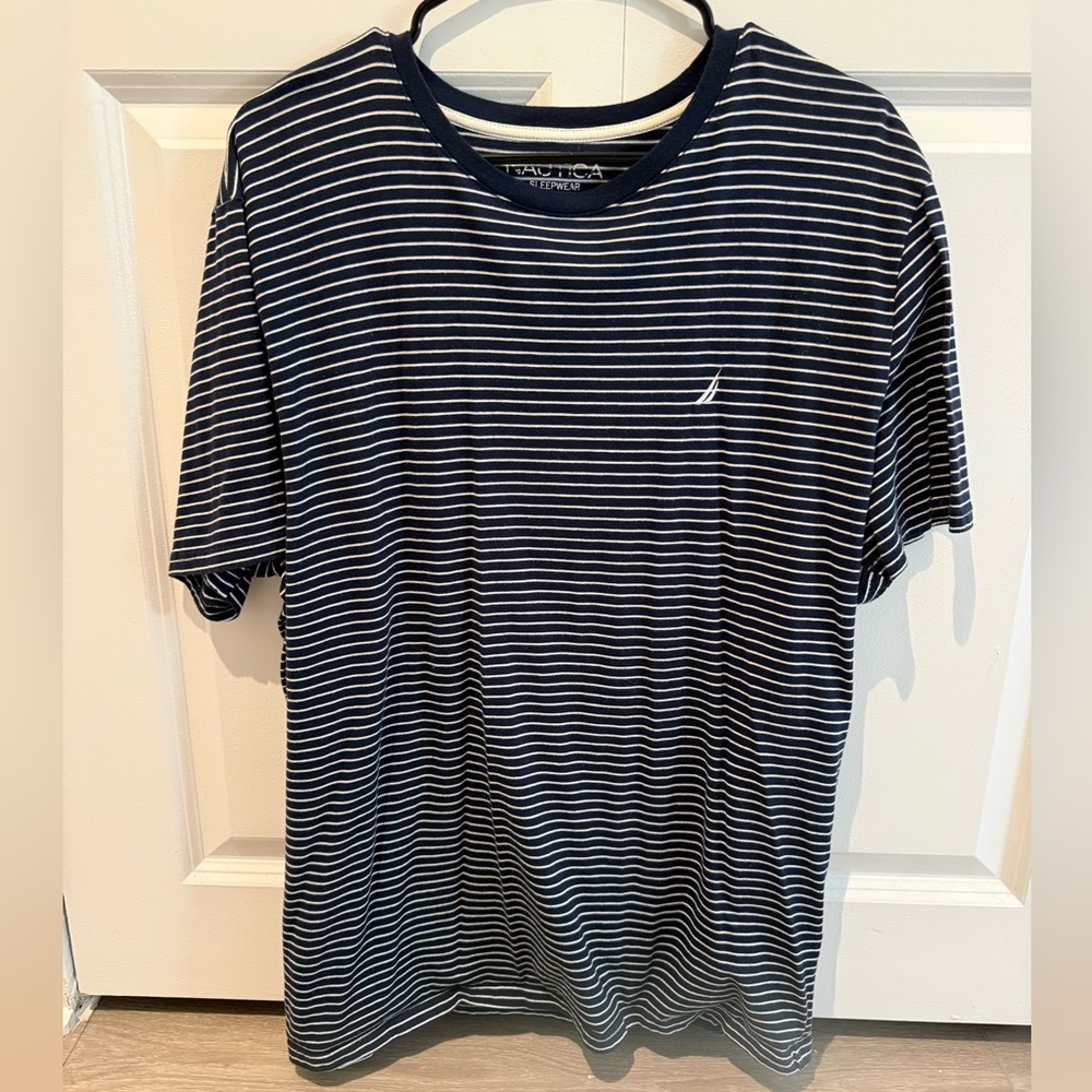 Nautica Men's Blue and White Striped Tee